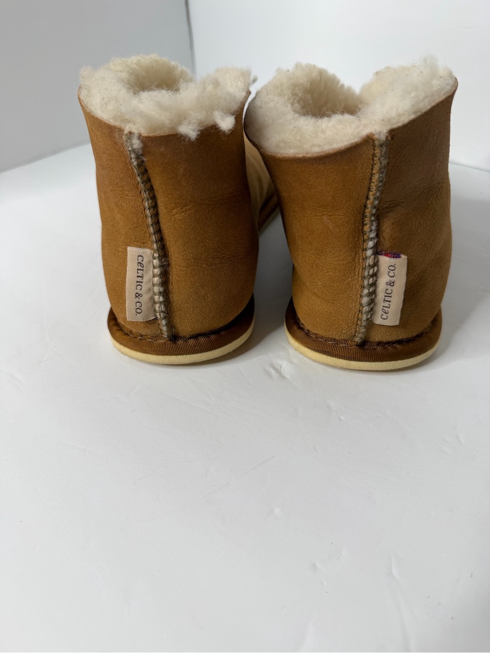 Celtic & Co Shearling Bootee sheepskin Slippers Size US 9 - MRSP $160 - Picture 7 of 11
